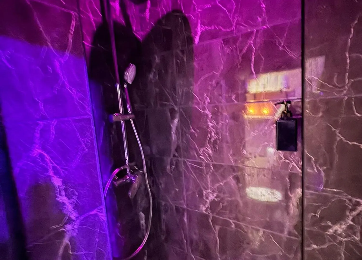 Love Room Spa Jacuzzi Lyon France